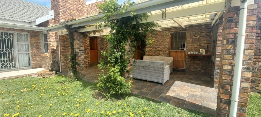 4 Bedroom Property for Sale in Cape St Francis Eastern Cape